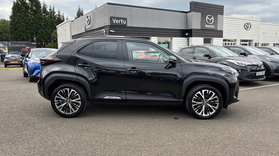 Toyota Yaris Cross 1.5 Hybrid Excel 5dr CVT Hybrid Estate - Image 23