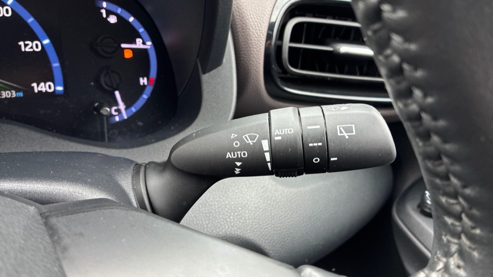 Toyota Yaris Cross 1.5 Hybrid Excel 5dr CVT Hybrid Estate - Image 34