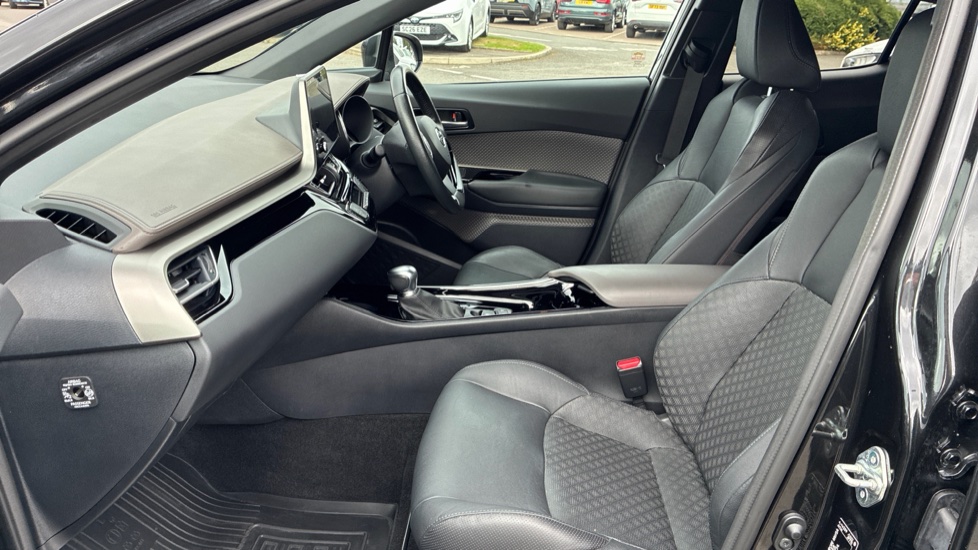 Toyota C-HR 2.0 Hybrid Excel 5dr CVT Hybrid Hatchback - Image 5