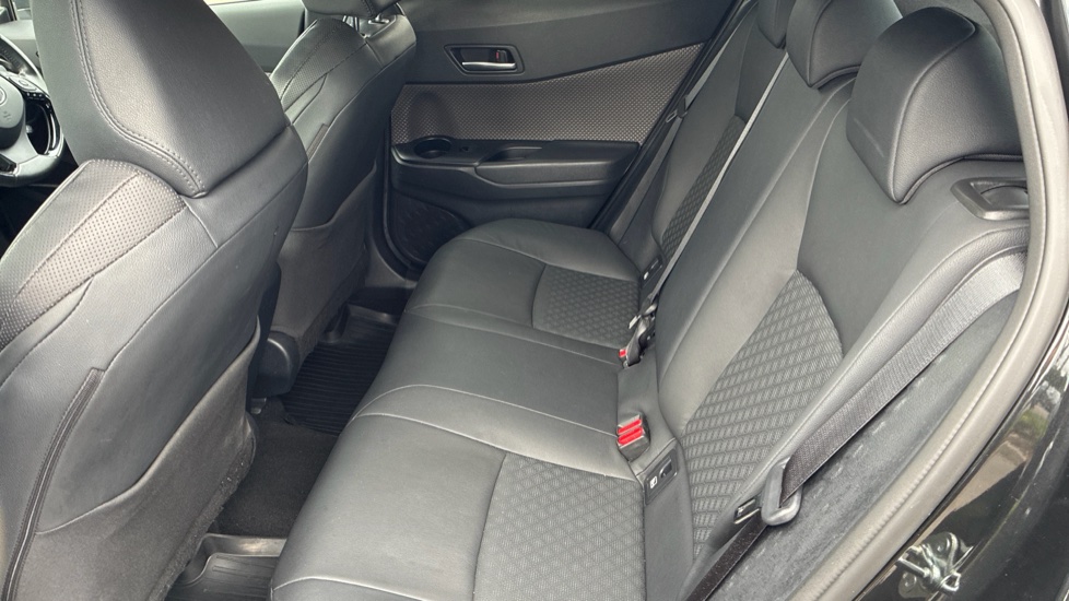 Toyota C-HR 2.0 Hybrid Excel 5dr CVT Hybrid Hatchback - Image 15