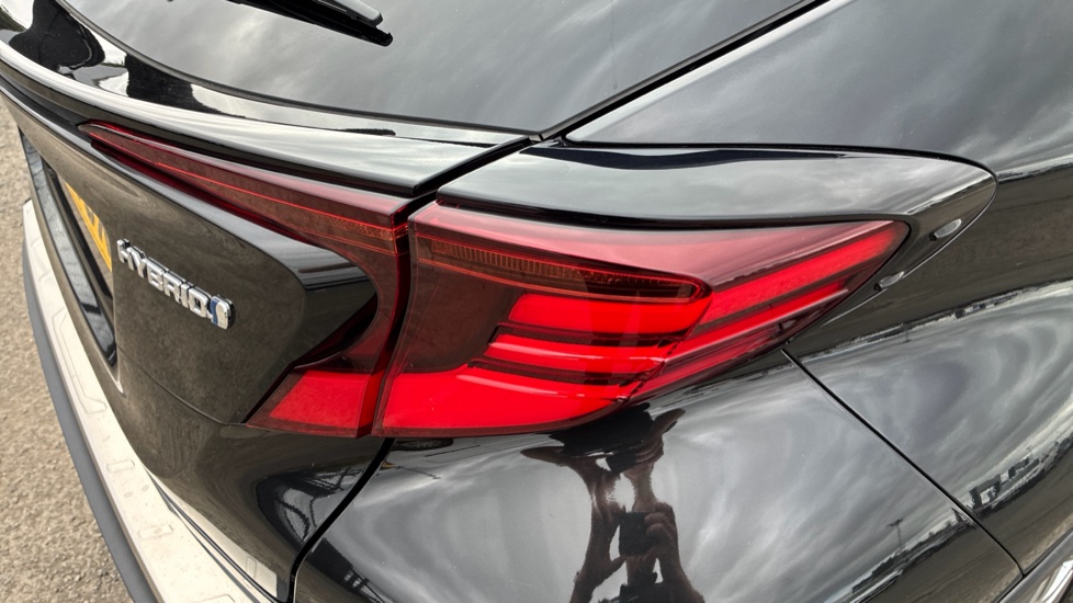 Toyota C-HR 2.0 Hybrid Excel 5dr CVT Hybrid Hatchback - Image 21