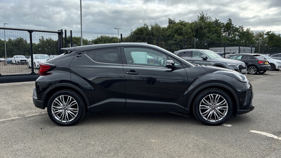 Toyota C-HR 2.0 Hybrid Excel 5dr CVT Hybrid Hatchback - Image 23
