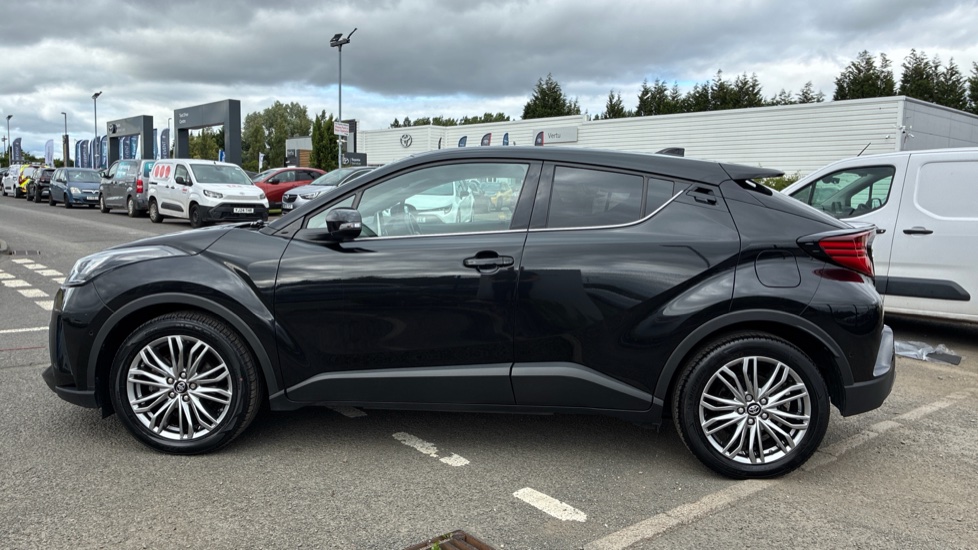Toyota C-HR 2.0 Hybrid Excel 5dr CVT Hybrid Hatchback - Image 24