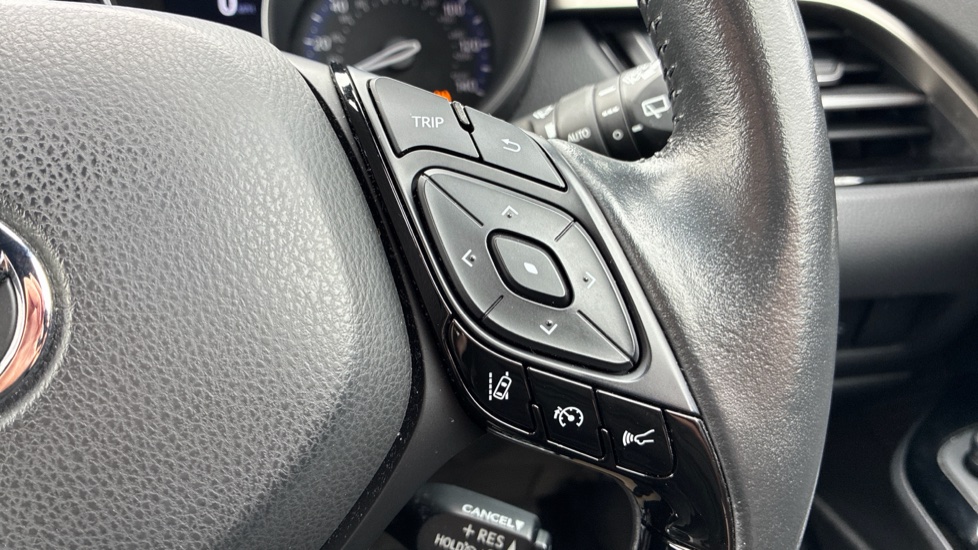 Toyota C-HR 2.0 Hybrid Excel 5dr CVT Hybrid Hatchback - Image 30