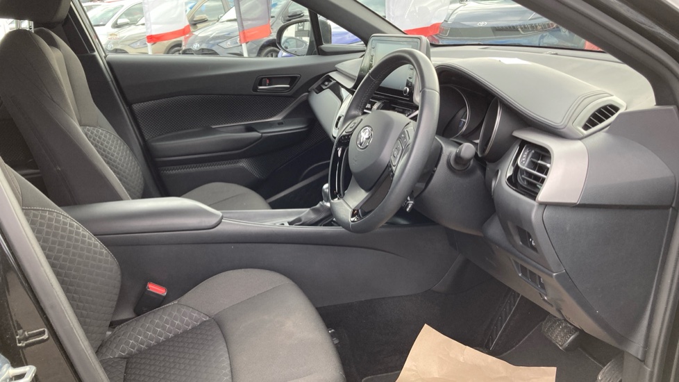 Toyota C-HR 1.8 Hybrid Icon 5dr CVT Hybrid Hatchback - Image 12