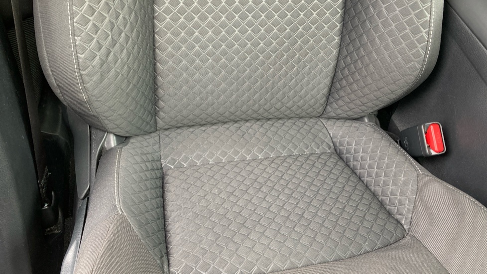 Toyota C-HR 1.8 Hybrid Icon 5dr CVT Hybrid Hatchback - Image 14