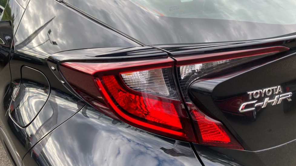 Toyota C-HR 1.8 Hybrid Icon 5dr CVT Hybrid Hatchback - Image 21