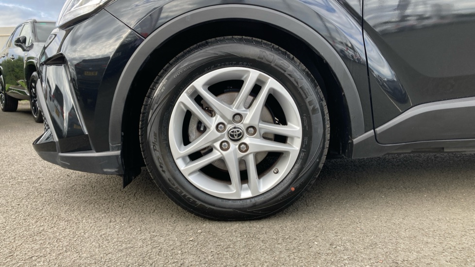 Toyota C-HR 1.8 Hybrid Icon 5dr CVT Hybrid Hatchback - Image 25