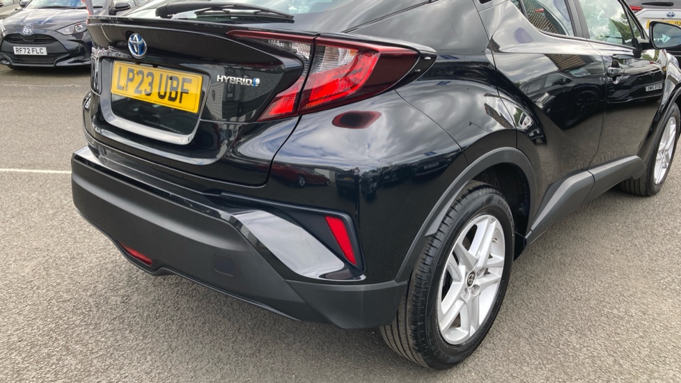 Toyota C-HR 1.8 Hybrid Icon 5dr CVT Hybrid Hatchback - Image 35