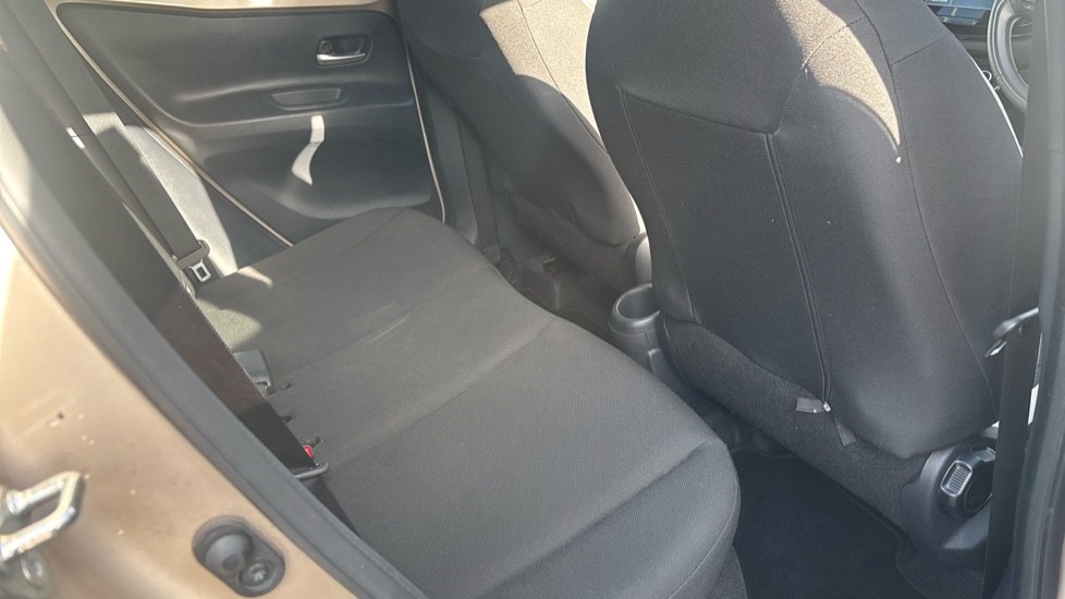 Toyota Aygo X 1.0 VVT-i Edge 5dr Petrol Hatchback - Image 8