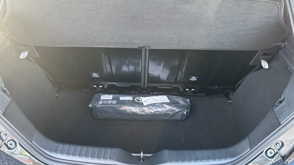 Toyota Aygo X 1.0 VVT-i Edge 5dr Petrol Hatchback - Image 13