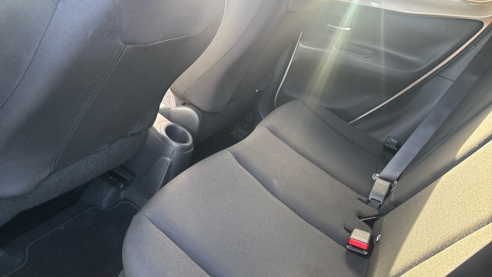 Toyota Aygo X 1.0 VVT-i Edge 5dr Petrol Hatchback - Image 15