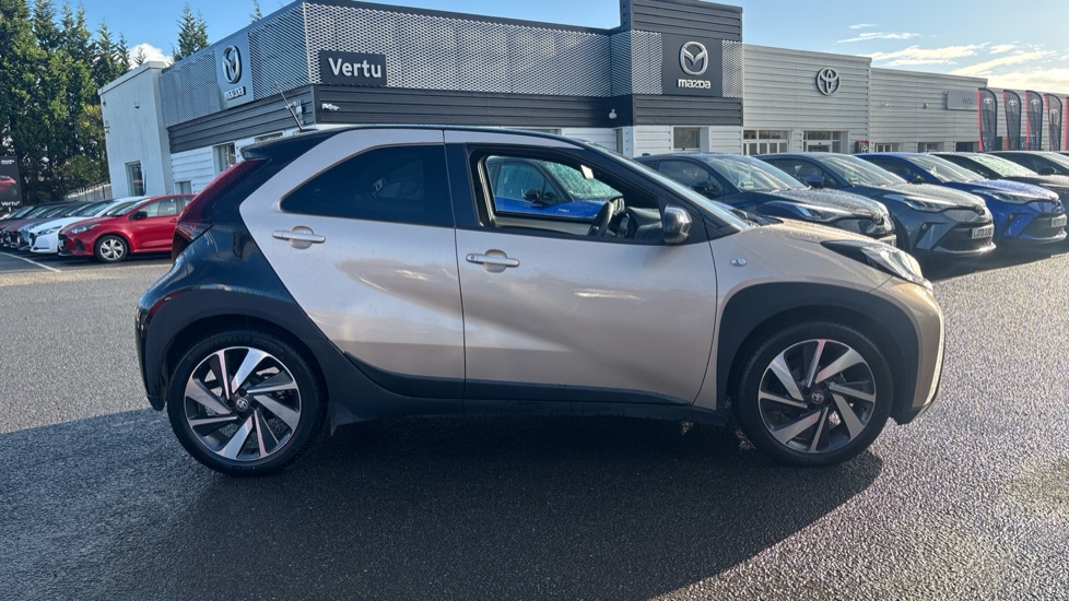 Toyota Aygo X 1.0 VVT-i Edge 5dr Petrol Hatchback - Image 23