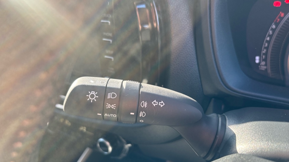 Toyota Aygo X 1.0 VVT-i Edge 5dr Petrol Hatchback - Image 36