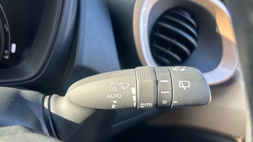 Toyota Aygo X 1.0 VVT-i Edge 5dr Petrol Hatchback - Image 37