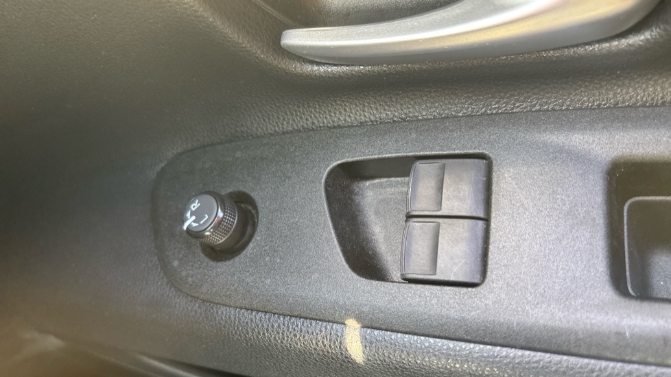 Toyota Aygo X 1.0 VVT-i Edge 5dr Petrol Hatchback - Image 38
