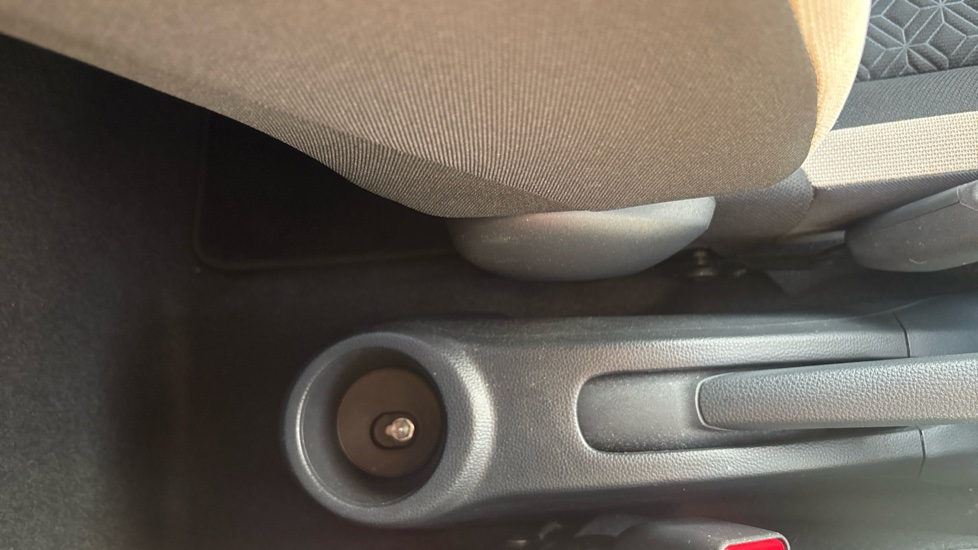Toyota Aygo X 1.0 VVT-i Edge 5dr Petrol Hatchback - Image 44