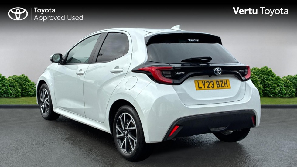 Toyota Yaris 1.5 Hybrid Design 5dr CVT Hybrid Hatchback - Image 4