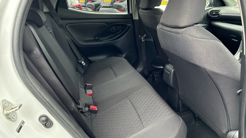 Toyota Yaris 1.5 Hybrid Design 5dr CVT Hybrid Hatchback - Image 8