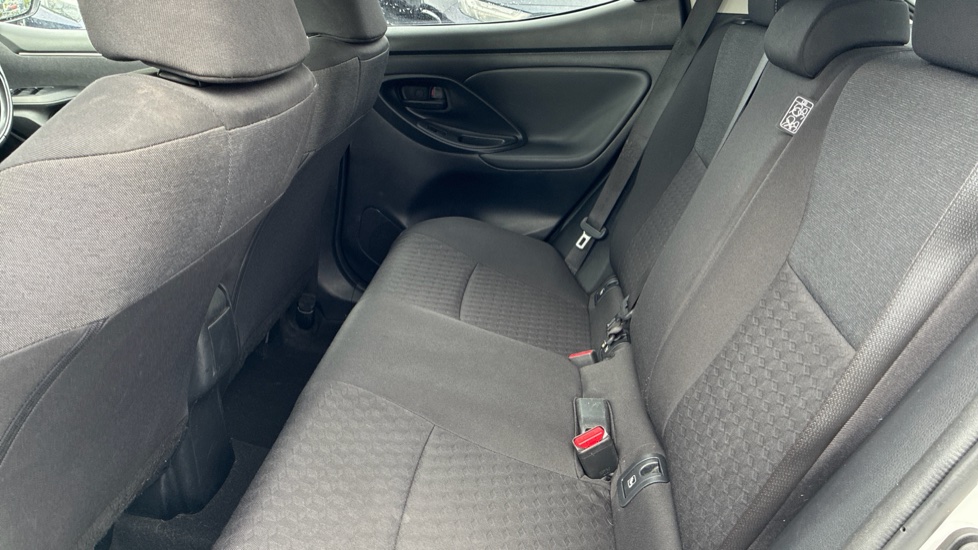 Toyota Yaris 1.5 Hybrid Design 5dr CVT Hybrid Hatchback - Image 15