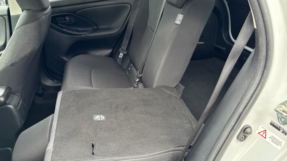 Toyota Yaris 1.5 Hybrid Design 5dr CVT Hybrid Hatchback - Image 18