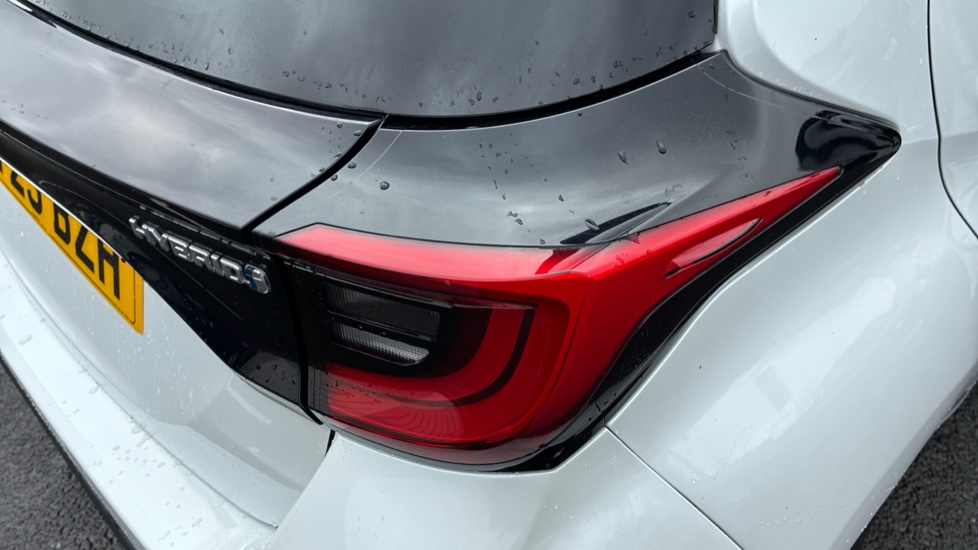Toyota Yaris 1.5 Hybrid Design 5dr CVT Hybrid Hatchback - Image 21