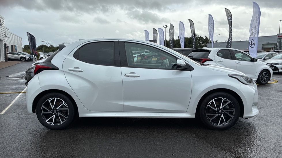 Toyota Yaris 1.5 Hybrid Design 5dr CVT Hybrid Hatchback - Image 23