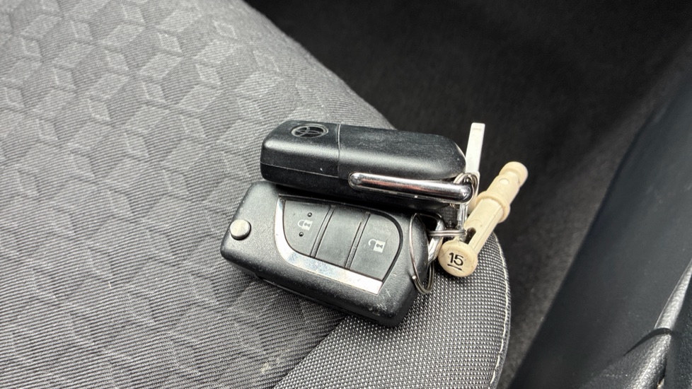 Toyota Yaris 1.5 Hybrid Design 5dr CVT Hybrid Hatchback - Image 28