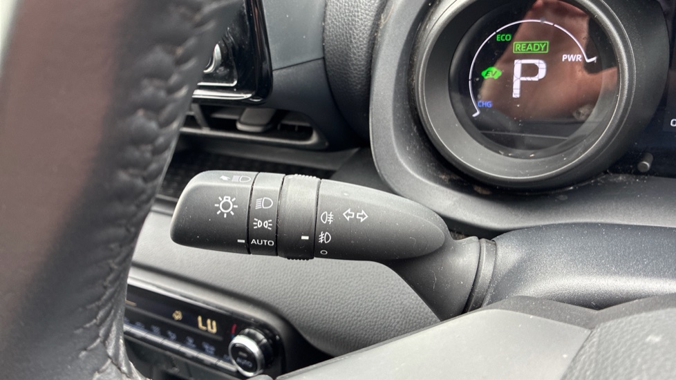 Toyota Yaris 1.5 Hybrid Design 5dr CVT Hybrid Hatchback - Image 32