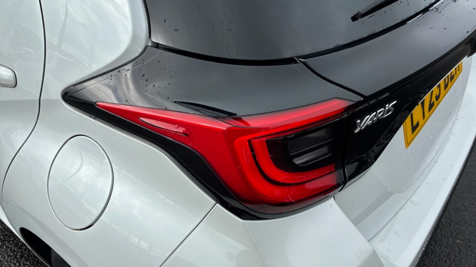 Toyota Yaris 1.5 Hybrid Design 5dr CVT Hybrid Hatchback - Image 38