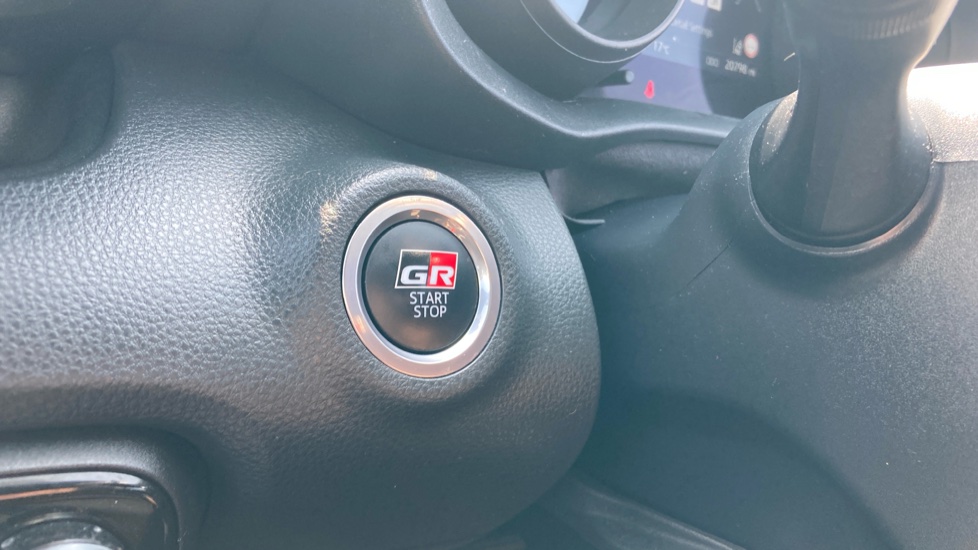 Toyota Yaris 1.5 Hybrid GR Sport 5dr CVT Hybrid Hatchback - Image 16