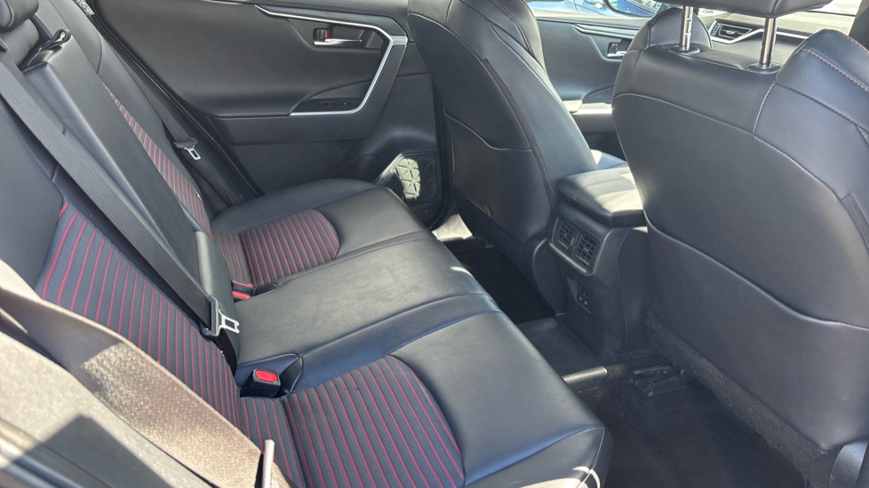 Toyota RAV4 2.5 PHEV Dynamic 5dr CVT Estate - Image 8