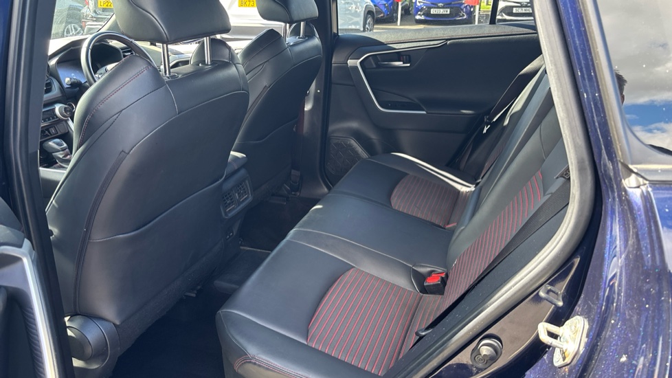 Toyota RAV4 2.5 PHEV Dynamic 5dr CVT Estate - Image 15