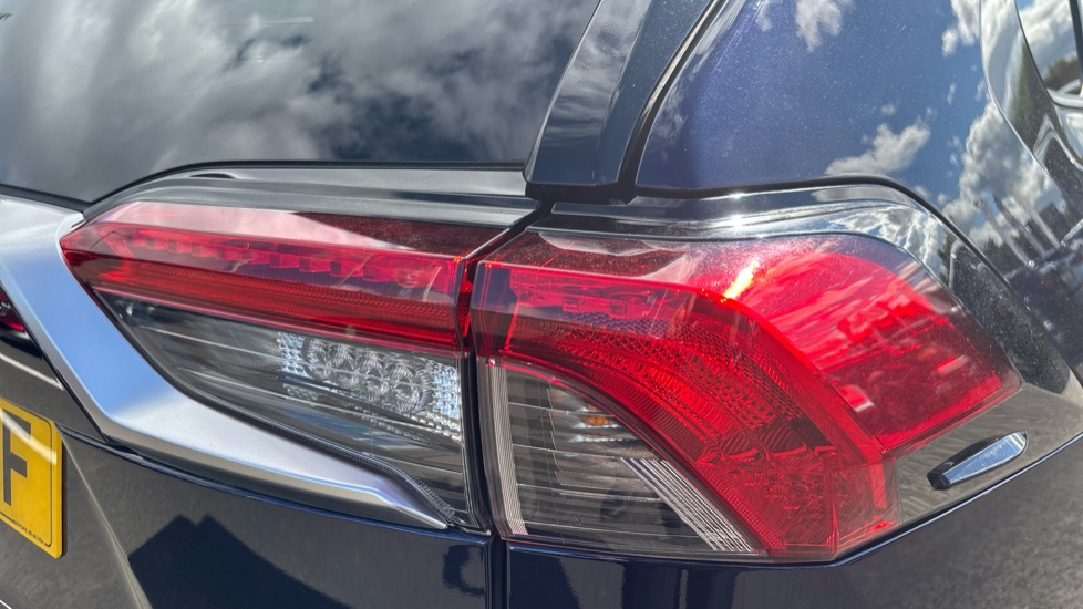 Toyota RAV4 2.5 PHEV Dynamic 5dr CVT Estate - Image 21