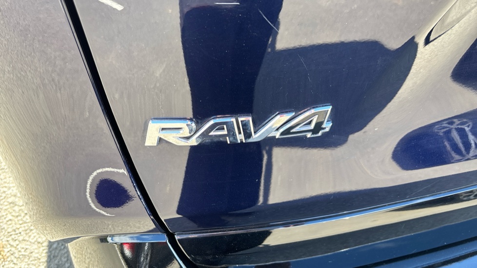 Toyota RAV4 2.5 PHEV Dynamic 5dr CVT Estate - Image 30