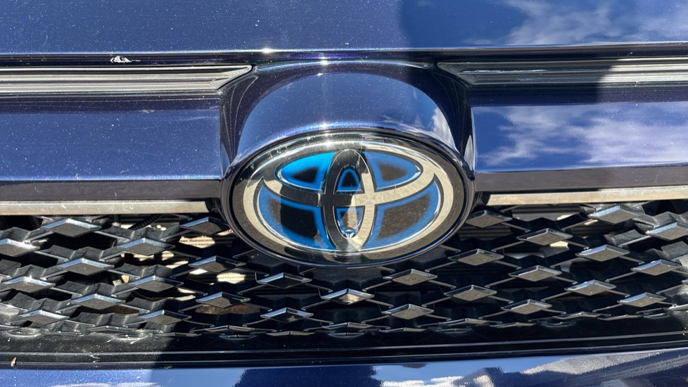 Toyota RAV4 2.5 PHEV Dynamic 5dr CVT Estate - Image 33