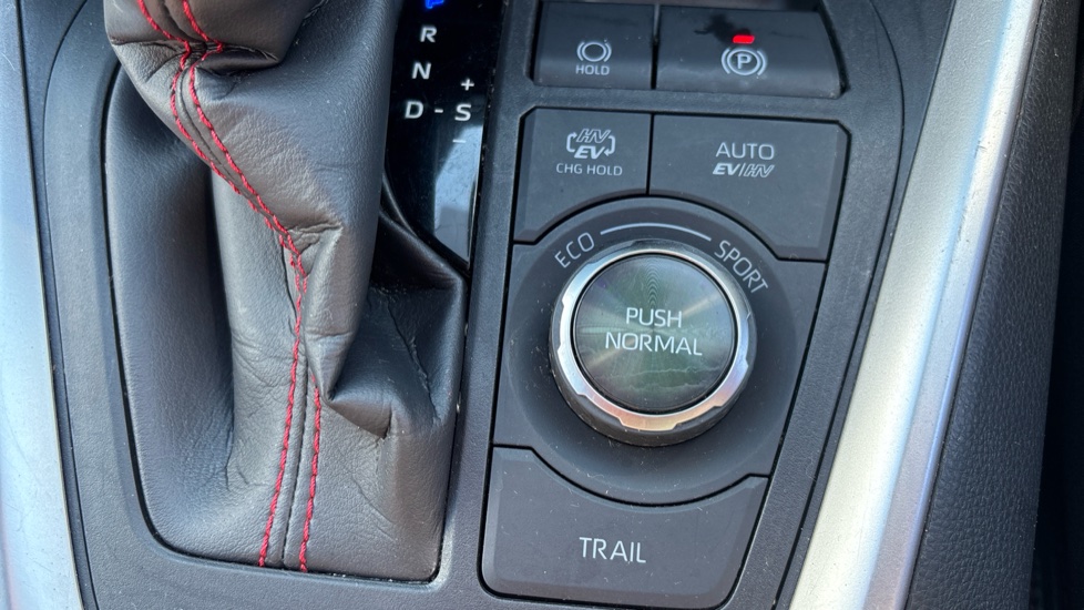 Toyota RAV4 2.5 PHEV Dynamic 5dr CVT Estate - Image 36