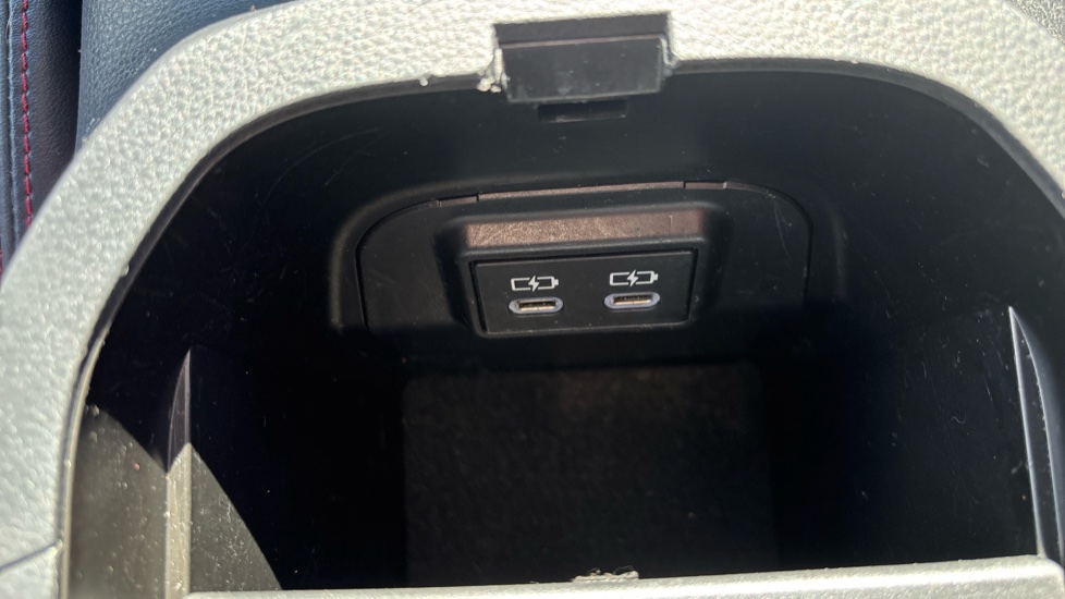Toyota RAV4 2.5 PHEV Dynamic 5dr CVT Estate - Image 40