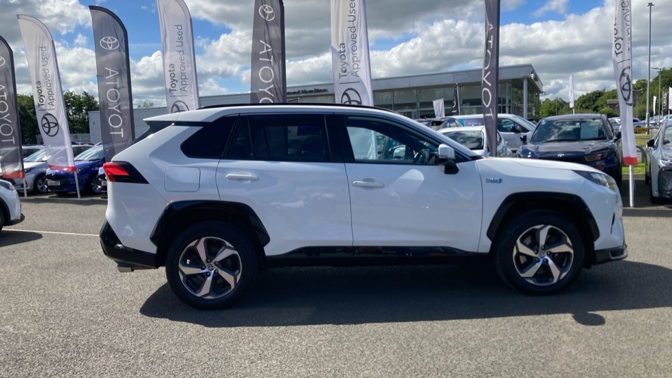 Toyota RAV4 2.5 PHEV Design 5dr CVT Estate - Image 23