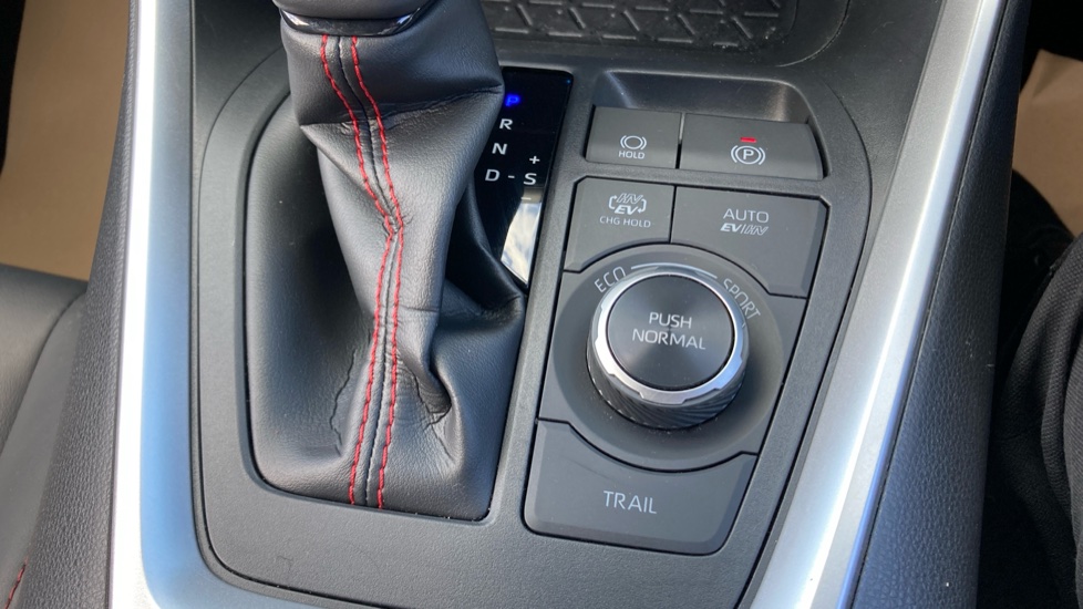 Toyota RAV4 2.5 PHEV Design 5dr CVT Estate - Image 31