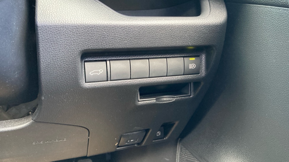 Toyota RAV4 2.5 PHEV Design 5dr CVT Estate - Image 39