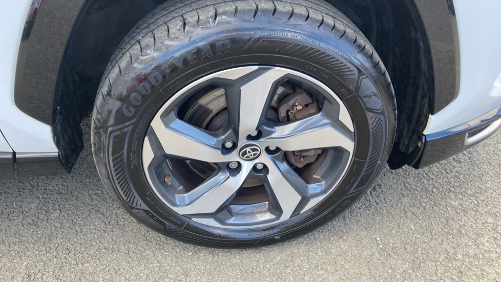 Toyota RAV4 2.5 PHEV Design 5dr CVT Estate - Image 44