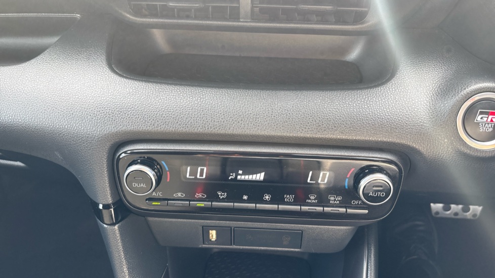 Toyota Yaris 1.5 Hybrid GR Sport 5dr CVT Hybrid Hatchback - Image 31