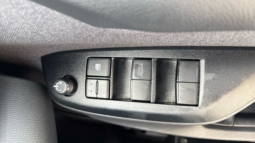 Toyota Yaris 1.5 Hybrid GR Sport 5dr CVT Hybrid Hatchback - Image 41