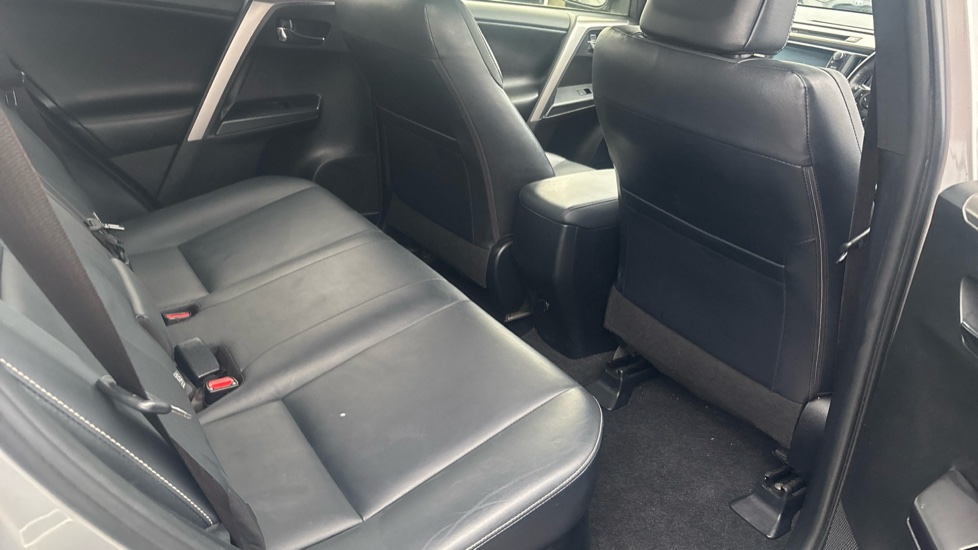 Toyota RAV4 2.5 VVT-i Hybrid Excel TSS 5dr CVT Hybrid Estate - Image 8