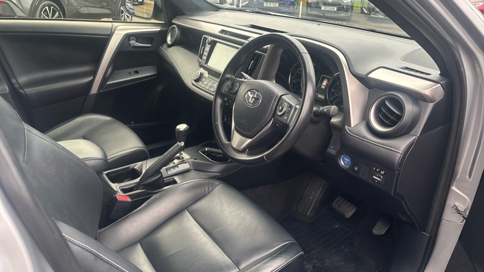 Toyota RAV4 2.5 VVT-i Hybrid Excel TSS 5dr CVT Hybrid Estate - Image 12