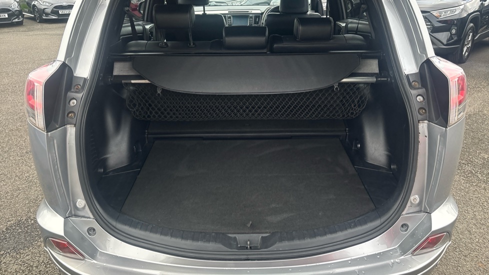 Toyota RAV4 2.5 VVT-i Hybrid Excel TSS 5dr CVT Hybrid Estate - Image 13
