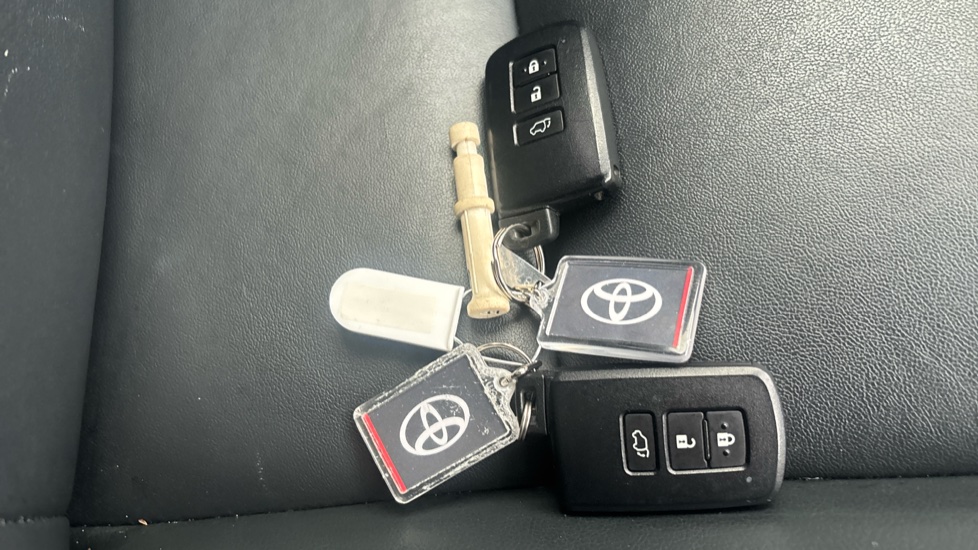 Toyota RAV4 2.5 VVT-i Hybrid Excel TSS 5dr CVT Hybrid Estate - Image 28