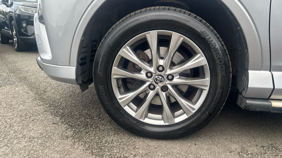Toyota RAV4 2.5 VVT-i Hybrid Excel TSS 5dr CVT Hybrid Estate - Image 30