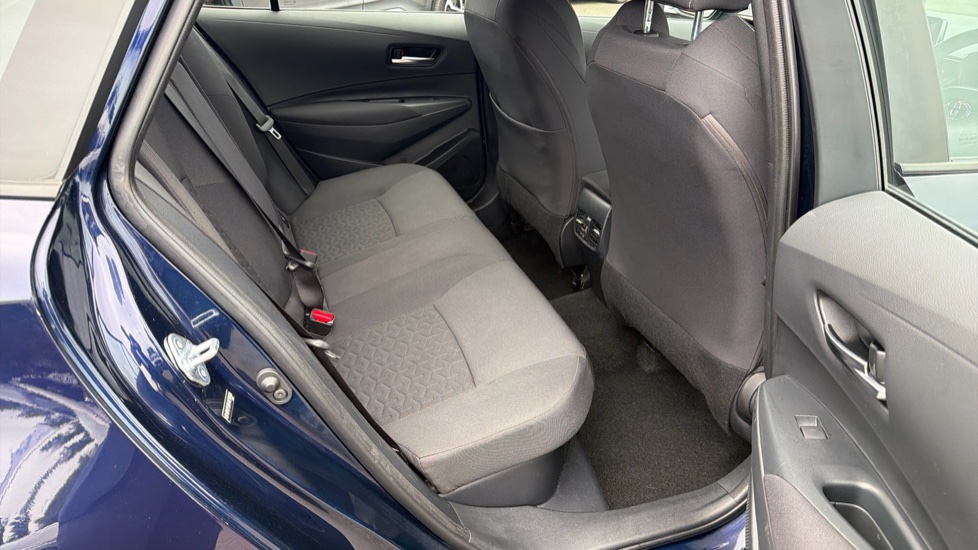 Toyota Corolla 1.8 VVT-i Hybrid Icon 5dr CVT Hybrid Estate - Image 8
